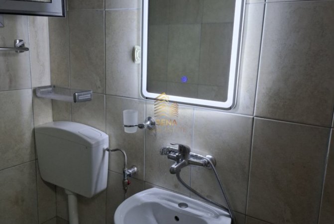 Tirane, jepet me qera garsonier 1+1 Kati 1, 25 m² 350 € (Rruga Muhamet Gjollesha)