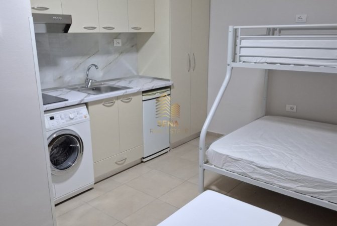 Tirane, jepet me qera garsonier 1+1 Kati 1, 25 m² 350 € (Rruga Muhamet Gjollesha)