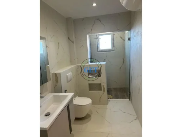 Durres, shitet apartament 2+1 Kati 4, 83 m² 90.000 € (Tek Kryqi i Kuq, Durres)