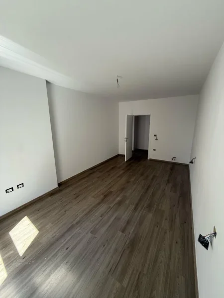 Tirane, shitet apartament 1+1 Kati 5, 75 m² 135.000 € (rruga bardhyl)