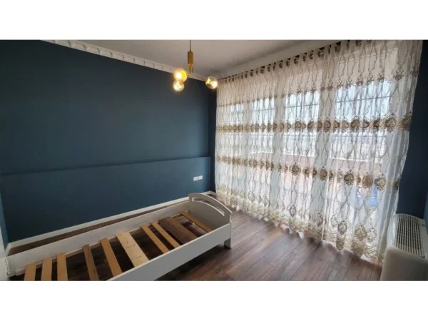 Tirane, shitet apartament 2+1+Ballkon , 170 m² 320000 € (KOPSHTI BOTANIK)