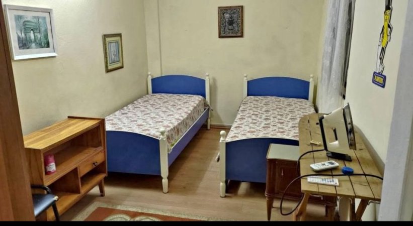 Tirane, jepet me qera Kati 1, 40 m² 280 € (rruga fortuzi)