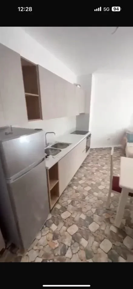 Tirane, shitet apartament 1+1+Ballkon Kati 2, 64 m² 77.000 € (FRESKU)