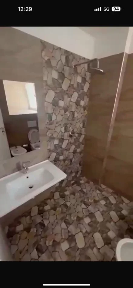 Tirane, shitet apartament 1+1+Ballkon Kati 2, 64 m² 77.000 € (FRESKU)