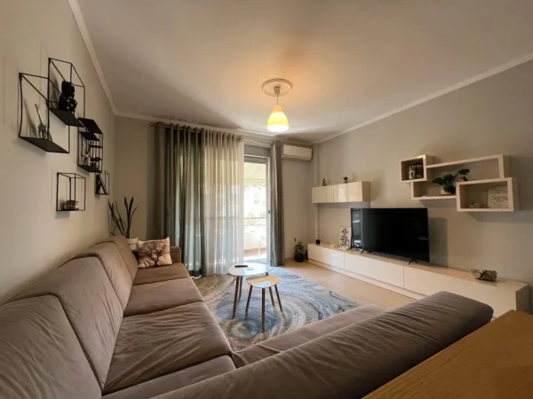 Tirane, shitet apartament 2+1+Aneks+Ballkon Kati 2, 108 m² 215.000 € (Liqeni Thate)