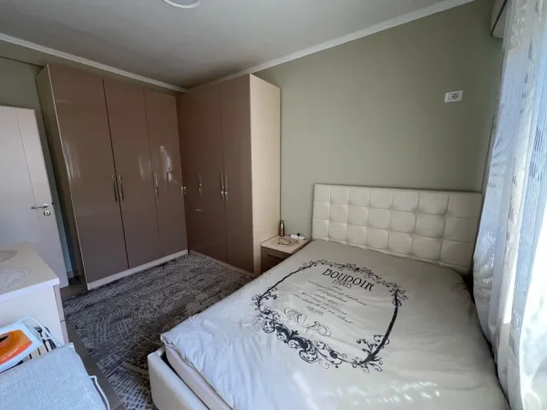 Tirane, shitet apartament 2+1+Aneks+Ballkon Kati 2, 108 m² 215.000 € (Liqeni Thate)