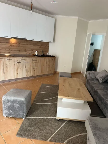 Tirane, jepet me qera apartament 2+1 Kati 2, 78 m² 450 € (yzberisht)