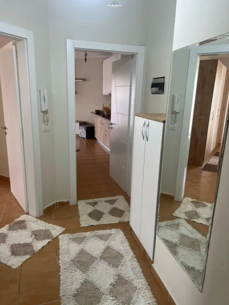 Tirane, jepet me qera apartament 2+1 Kati 2, 78 m² 450 € (yzberisht)
