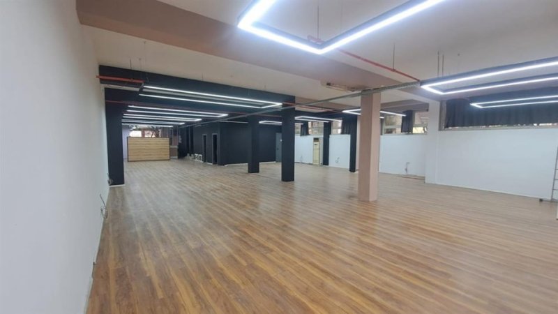 Zyre Me Qera Tek 21 Dhjetori (ID BZ2279) Tirane