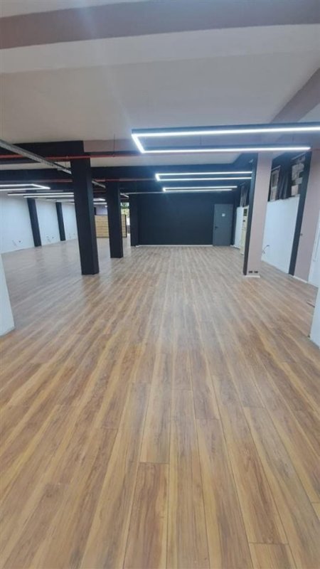 Zyre Me Qera Tek 21 Dhjetori (ID BZ2279) Tirane