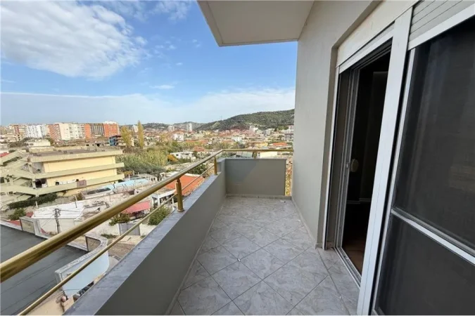Vlore - Lungomare - Uji i Ftohte, shitet apartament 2+1+Ballkon Kati 5, 120 m² 199.000 € (Lungomare)
