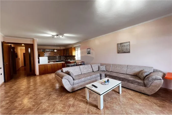 Vlore, shitet apartament 3+1+Ballkon Kati 9, 160 m² 165.000 € (Rr.Kosova)