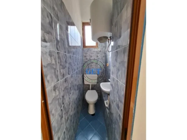 Durres, shitet ambjent biznesi Kati 0, 34 m² 68.000 € (Stacioni Trenit)
