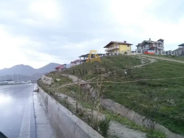 Tirane, shitet toke , 3.590 m² 790.000 € (Prane TEG)