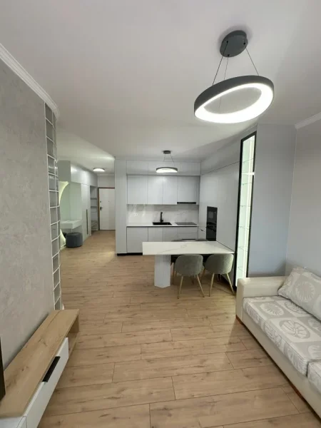 Tirane, jepet me qera apartament 2+1 Kati 2, 107 m² 1.000 € (Kompleksi Vizion +.)