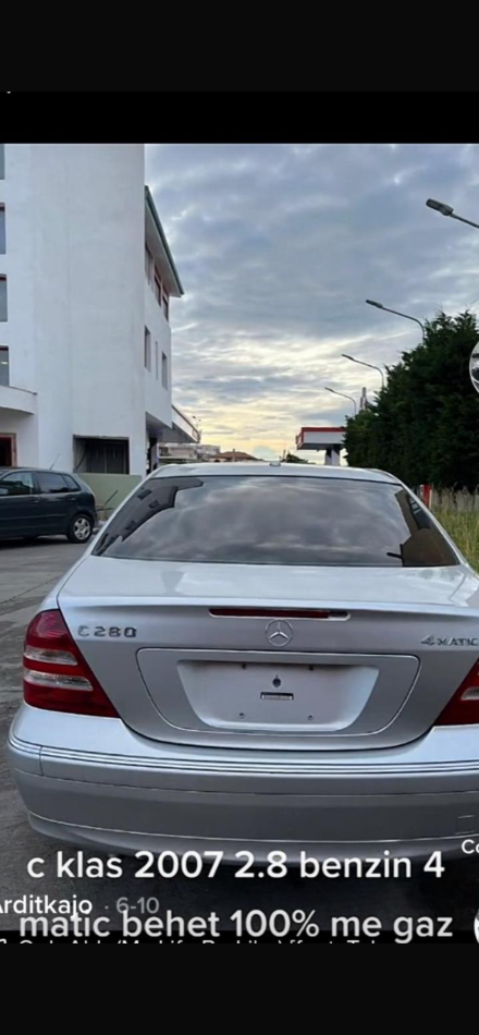 Durres, shitet makine Mercedez-Benz Benzin, gri metalizato automatik Kondicioner 26.000 km 5.000 €