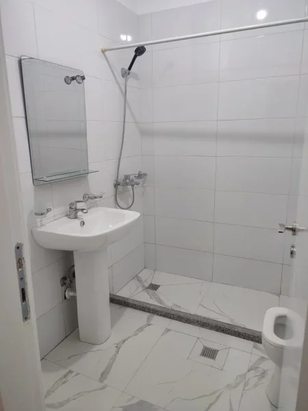 Tirane, jepet me qera apartament 2+1 Kati 5, 72 m² 500 € (Harry Fultz)