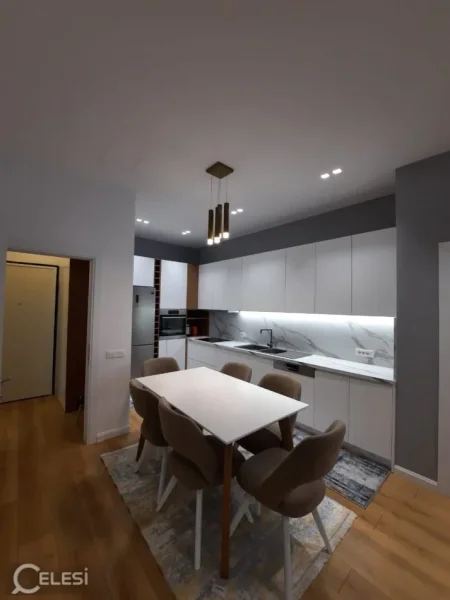 Tirane, jepet me qera apartament 3+1+Ballkon Kati 6, 107 m² 1.500 € (SQUARE 21)