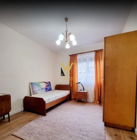 Tirane, jepet me qera apartament 2+1+Ballkon Kati 5, 70 m² 600 € (RRUGA E BARRIKADAVE)