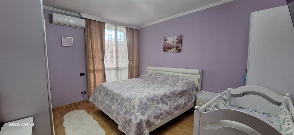 Tirane, jepet me qera apartament 2+1+Ballkon Kati 2, 70.000 € (Rruga e Kroit)