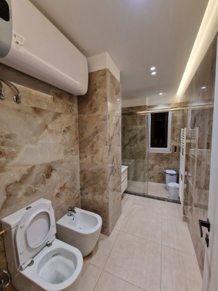 Tirane, jepet me qera apartament 2+1 Kati 3, 83 m² 1.000 € (Kopshti Zoologjik)