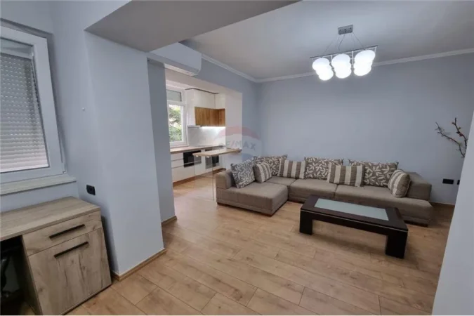 Tirane, jepet me qera apartament 1+1 Kati 1, 68 m² 630 € (APARTAMENT 1+1 PER QIRA TE MYSLYM SHYRI!)