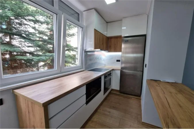 Tirane, jepet me qera apartament 1+1 Kati 1, 68 m² 630 € (APARTAMENT 1+1 PER QIRA TE MYSLYM SHYRI!)