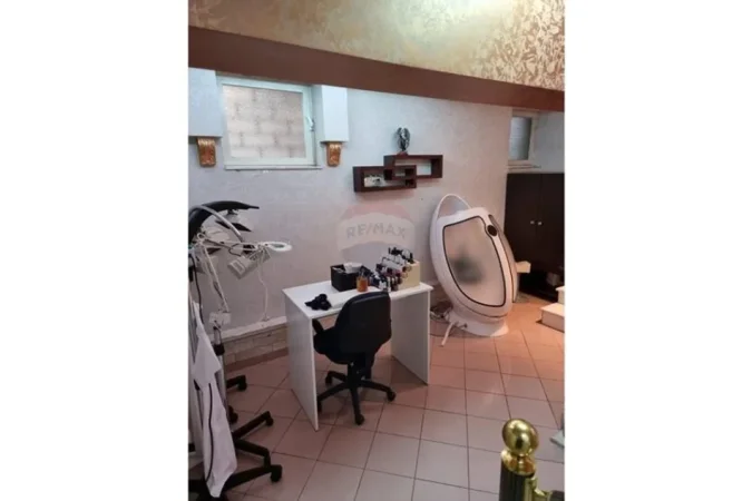 Tirane, shitet ambjent biznesi Kati 0, 148 m² 450.000 € (Dyqan për Shitje – Rruga e Durrësit!)