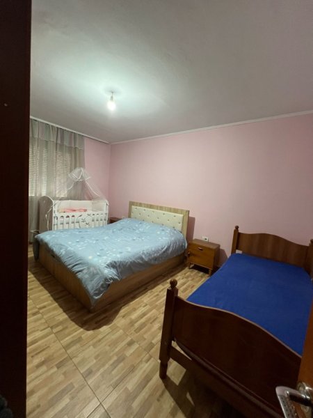 Tirane, jepet me qera 1+1 Kati 3, 65 m² 400 € 