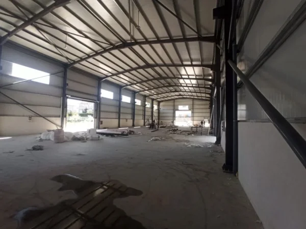 Tirane, jepet me qera magazine Kati 0, 800 m² 4.500 € (Autostrada tirane-durres)