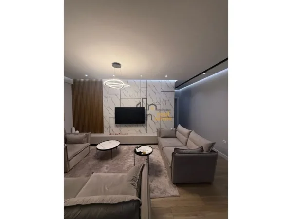 Tirane, shitet apartament 3+1 Kati 3, 133 m² 320.000 € (Liqeni i Thatë)