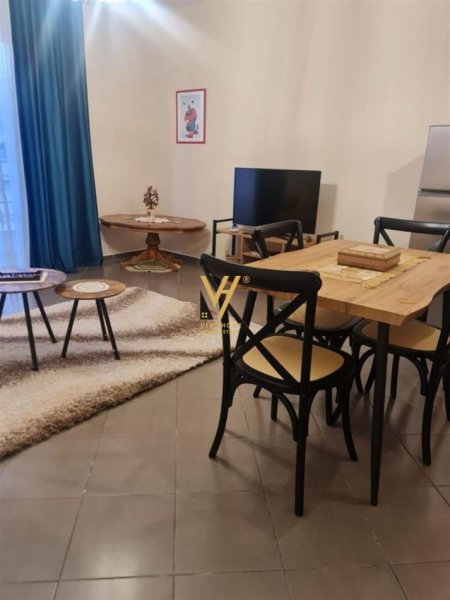 Tirane, jepet me qera apartament 2+1+Ballkon Kati 6, 75 m² 650 € (KOMUNA E PARISIT)