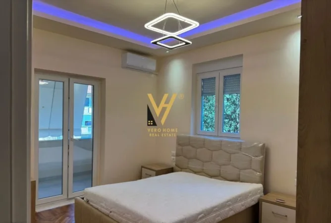 Tirane, jepet me qera apartament 1+1+Ballkon Kati 3, 74 m² 600 € (RRUGA E DIBRES)