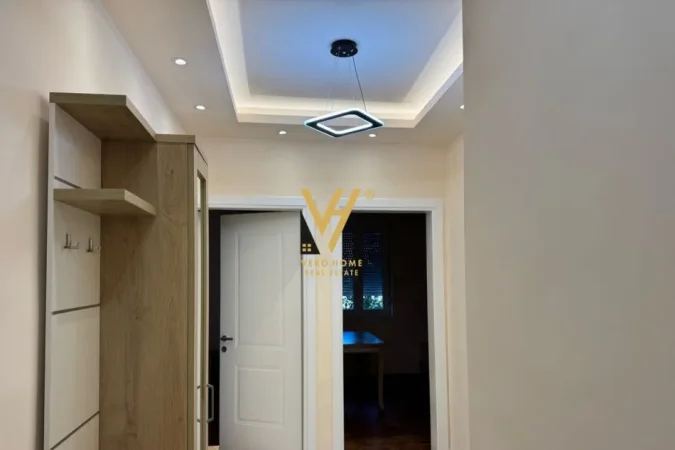 Tirane, jepet me qera apartament 1+1+Ballkon Kati 3, 74 m² 600 € (RRUGA E DIBRES)