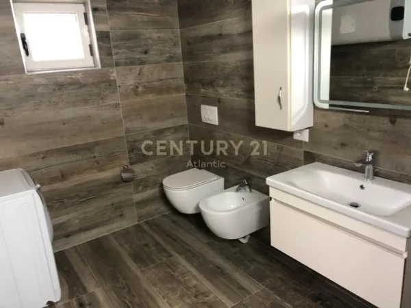 Durres, jepet me qera apartament 2+1 Kati 1, 102 m² 550 € (gjykata)