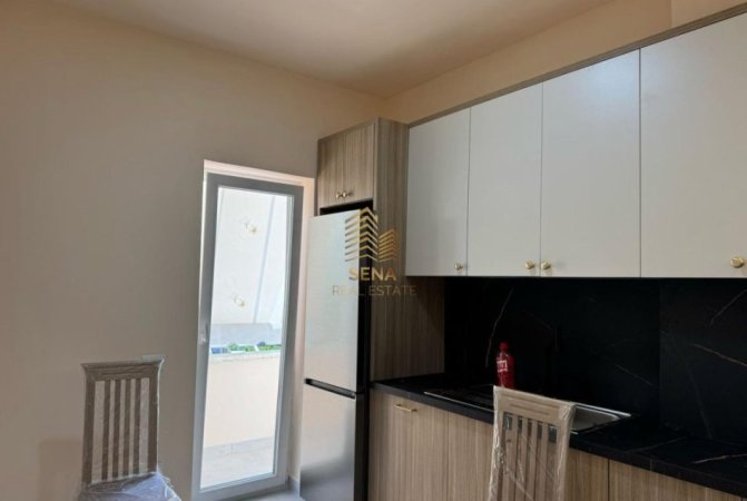 Tirane, jepet me qera apartament 1+1+Ballkon Kati 3, 75 m² 600 € (Rruga Dibres)