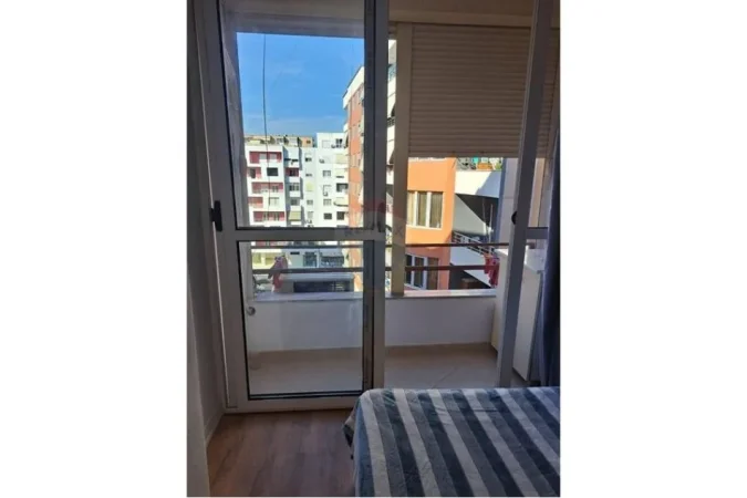 Tirane, jepet me qera 1+1 Kati 3, 50 m² 400 € (Astir)