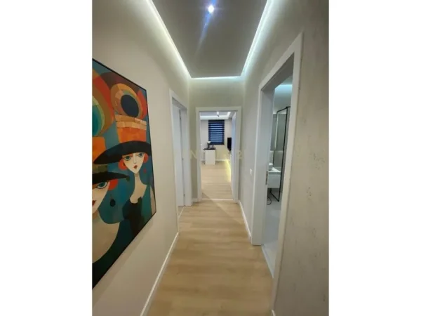 Tirane, shes apartament 2+1 , 107 m² 285.000 € (Pazari I ri)