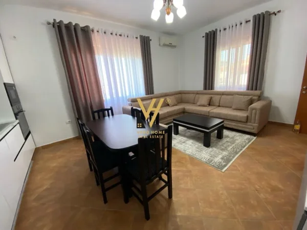 Tirane, jepet me qera apartament 2+1+Ballkon Kati 2, 97 m² 650 € (SHKOZE)