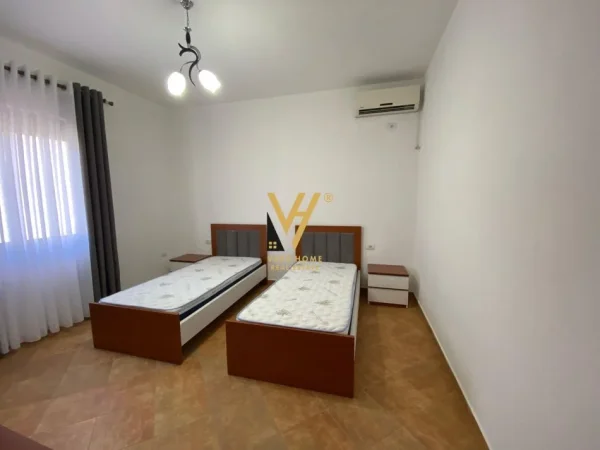 Tirane, jepet me qera apartament 2+1+Ballkon Kati 2, 97 m² 650 € (SHKOZE)