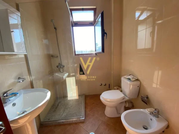 Tirane, jepet me qera apartament 2+1+Ballkon Kati 2, 97 m² 650 € (SHKOZE)