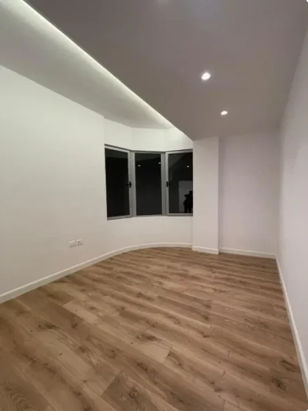 Tirane, shitet apartament 2+1 Kati 10, 101 m² 237.000 € (Rruga e Kavajes)