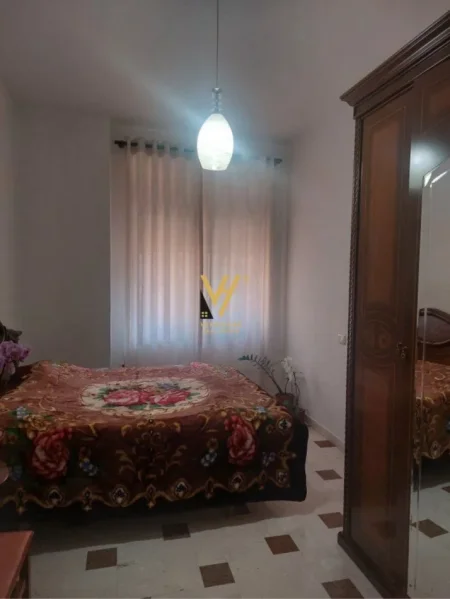 Tirane, jepet me qera apartament 3+1+Ballkon Kati 1, 100 m² 800 € (SHESHI AVNI RUSTEMI)