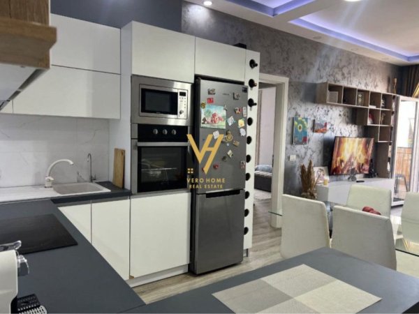 Tirane, jepet me qera apartament 2+1+Ballkon Kati 9, 103 m² 760 € (ISH FUSHA E AVIACIONIT)