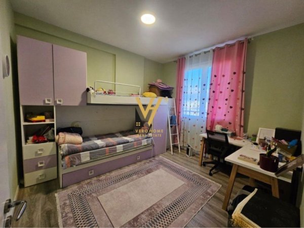 Tirane, jepet me qera apartament 2+1+Ballkon Kati 9, 103 m² 760 € (ISH FUSHA E AVIACIONIT)