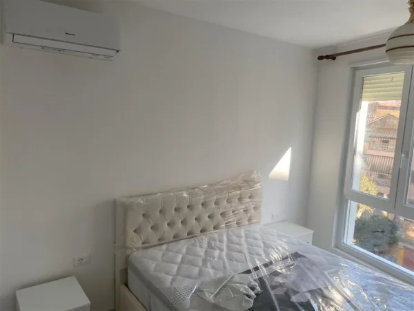 Tirane, jepet me qera apartament 1+1+Ballkon Kati 2, 77 m² 550 € (ish Tregu Elektrik ( Alb-Millenium))
