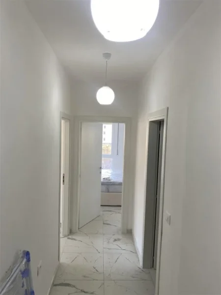 Tirane, jepet me qera apartament 1+1+Ballkon Kati 2, 77 m² 550 € (ish Tregu Elektrik ( Alb-Millenium))
