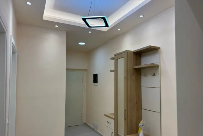 Tirane, jepet me qera apartament 1+1+Ballkon Kati 3, 74 m² 600 € (rruga e Dibres prane Medreses)