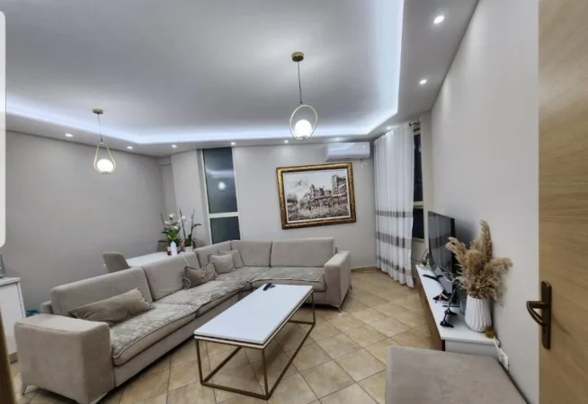 Tirane, shitet apartament 1+1+Aneks+Ballkon Kati 1, 75 m² 93.000 € (News 24, Shkoze)