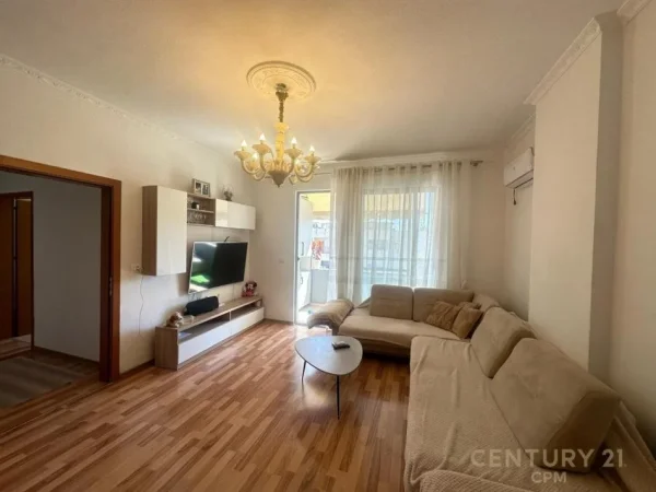 Tirane, jepet me qera apartament 2+1 , 90 m² (rruga teodor keko)